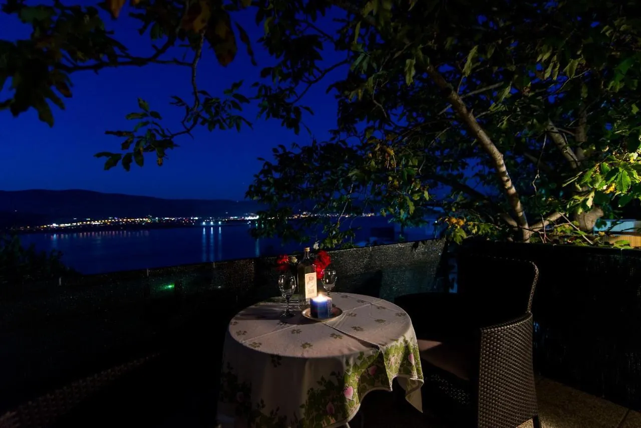 Holidays Apartments Slanada With Terrace And Sea View, Near The Beach & Town Trogir, Free Parking, Quiet Place On Peninsula Ciovo Chorwacja