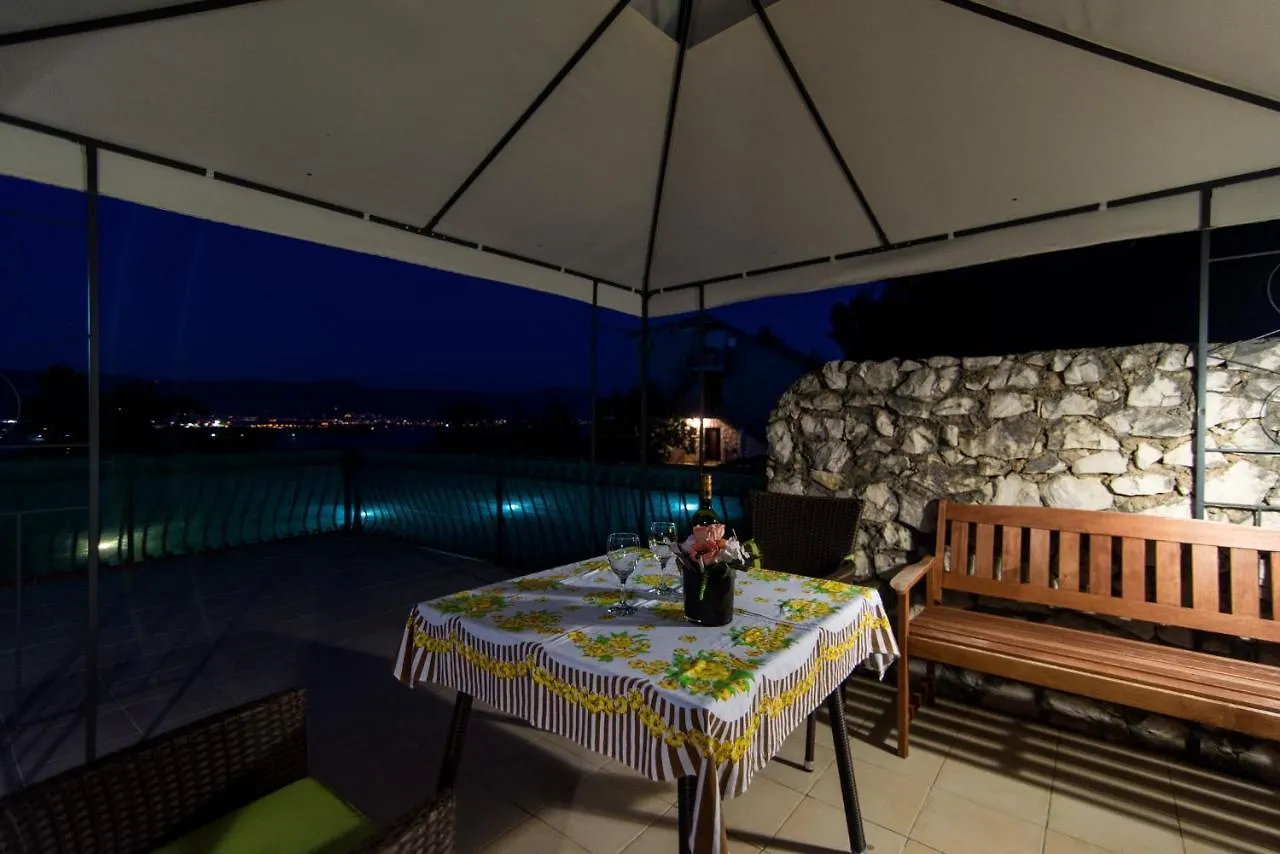 Holidays Apartments Slanada With Terrace And Sea View, Near The Beach & Town Trogir, Free Parking, Quiet Place On Peninsula Ciovo Chorwacja