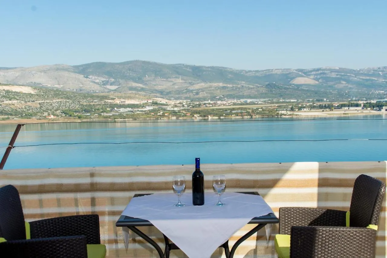 Holidays Apartments Slanada With Terrace And Sea View, Near The Beach & Town Trogir, Free Parking, Quiet Place On Peninsula Ciovo 0*, Trogir Chorwacja